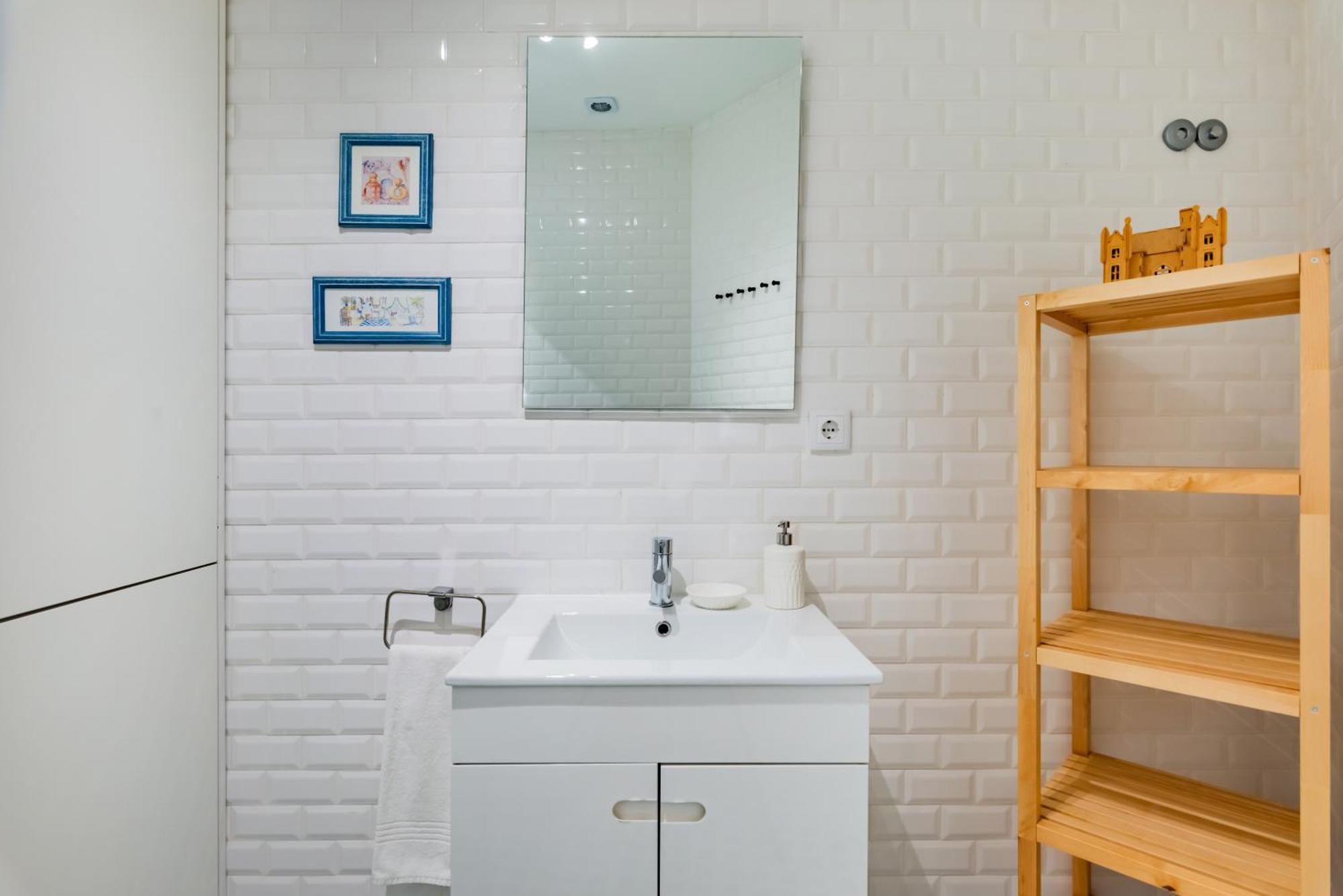 Monica'S Place A Friends' Inspired Apartment Лиссабон Экстерьер фото